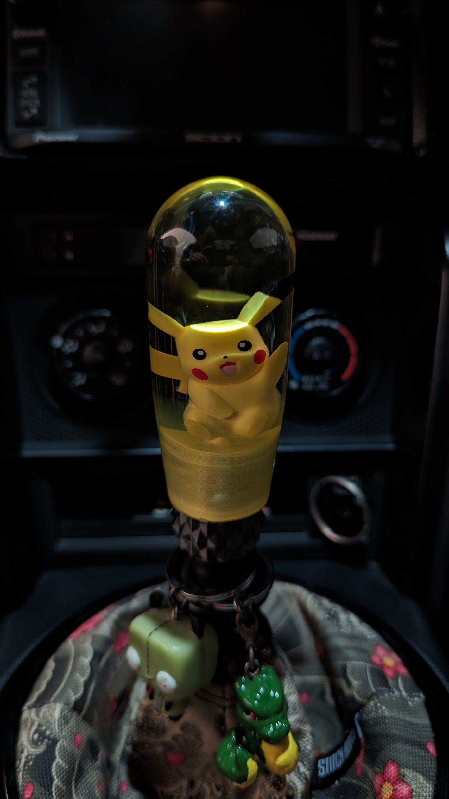 Waving Pikachu 4" Bubble Top Cylinder