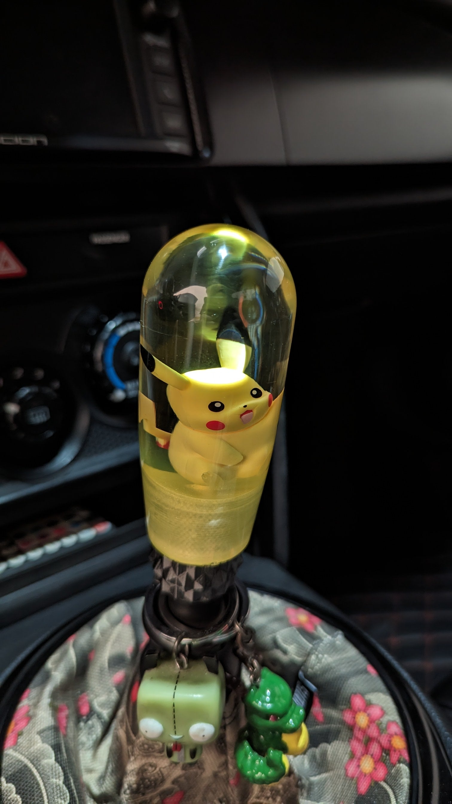 Waving Pikachu 4" Bubble Top Cylinder