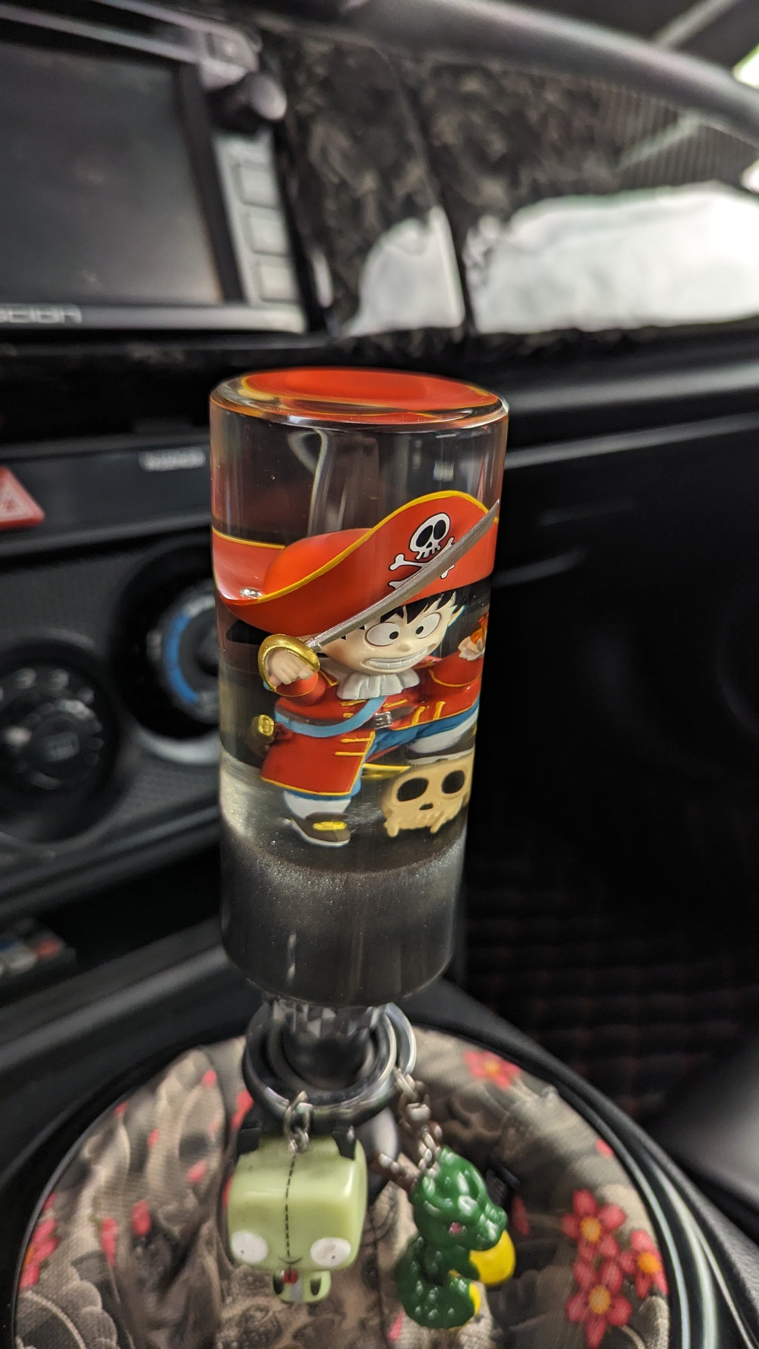 Young Pirate Goku 4.5" Cylinder