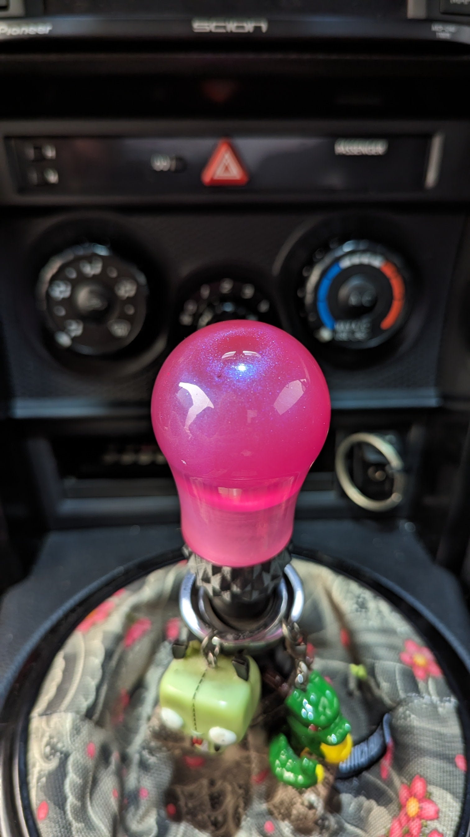 Blue/Pink Hypershift 2" Lightbulb